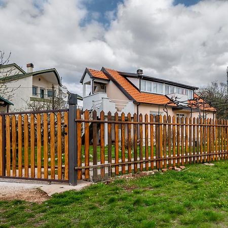 Frile Apartments Nikšić Eksteriør billede