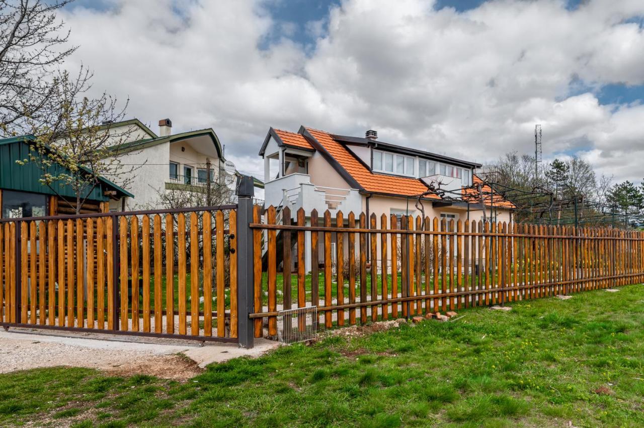 Frile Apartments Nikšić Eksteriør billede